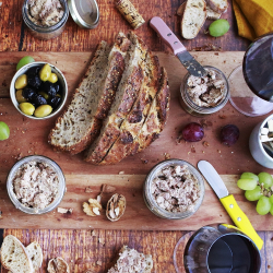 Le Casse-Croûte du Vigneron au Pécharmant " Terrine de Campagne "